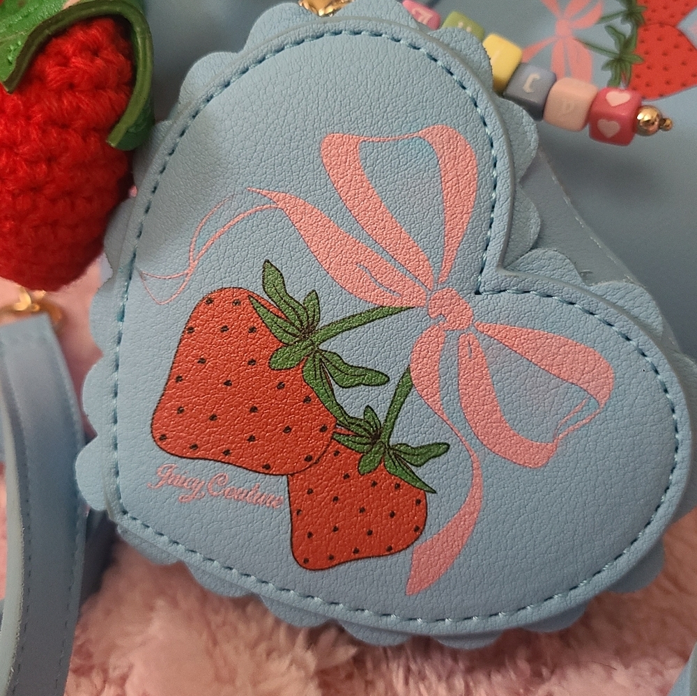 Juicy Couture Bag 🍓 - Picture 3 of 5
